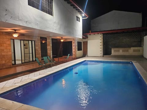 9 outdoor pools