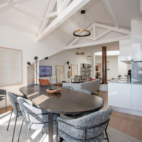 Apartment | 4 bedrooms, iron/ironing board, Internet