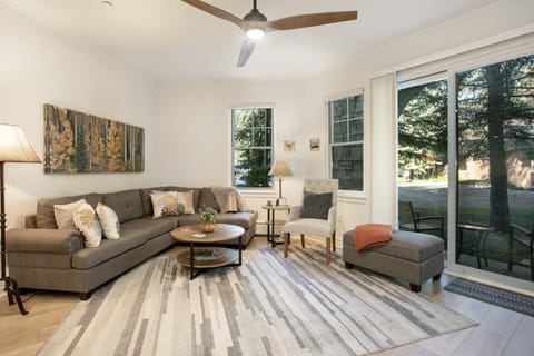 Condo, 2 Bedrooms | Living area | Smart TV