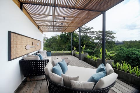 Family Villa, 4 Bedrooms, Balcony, Garden View | Terrace/patio