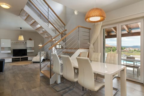 Villa, 4 Bedrooms | Living area
