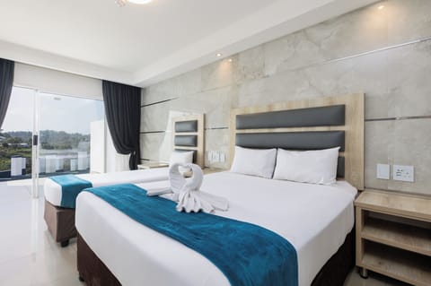 Standard Double or Twin Room | Laptop workspace, soundproofing, iron/ironing board, free WiFi