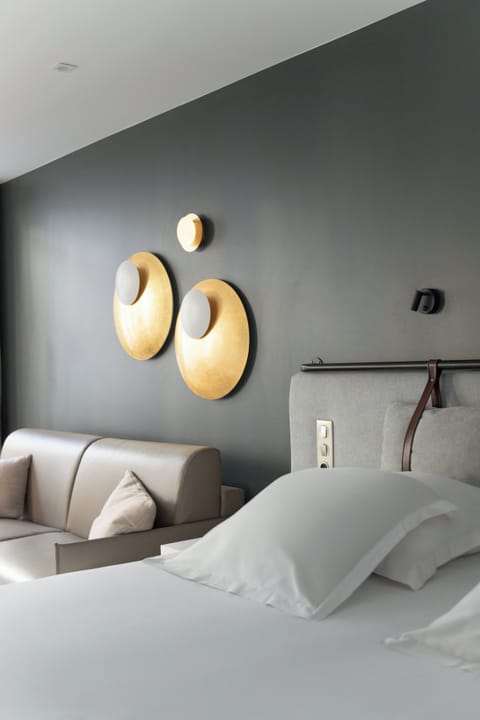 Minibar, desk, laptop workspace, soundproofing