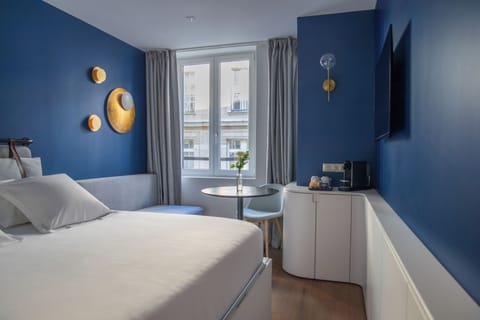 Minibar, desk, laptop workspace, soundproofing