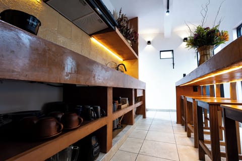 Standard Double Room | Shared kitchen | Fridge, microwave, toaster, blender