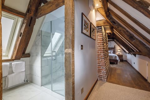 Deluxe Double Room | Bathroom | Separate tub and shower, hair dryer, towels, soap