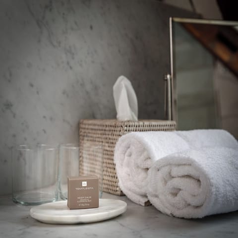 Deluxe Double Room | Bathroom | Separate tub and shower, hair dryer, towels, soap