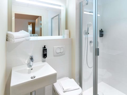 Blackout drapes, soundproofing, iron/ironing board, free WiFi