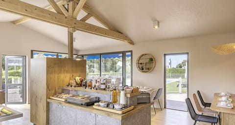 Buffet breakfast for a fee on weekends