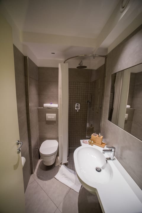 Double Room, Private Bathroom | Bathroom | Shower, rainfall showerhead, hair dryer, heated floors