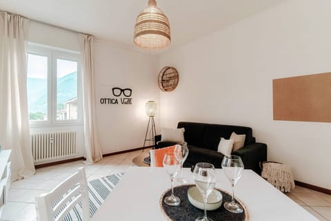 Apartment, Balcony | Dining room
