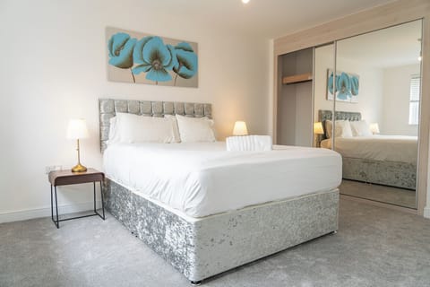 Superior House, Patio, Hill View | 3 bedrooms, iron/ironing board, free WiFi