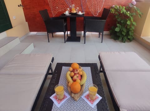 House (Room Porat 2 with Private Terrace - D) | Dining room