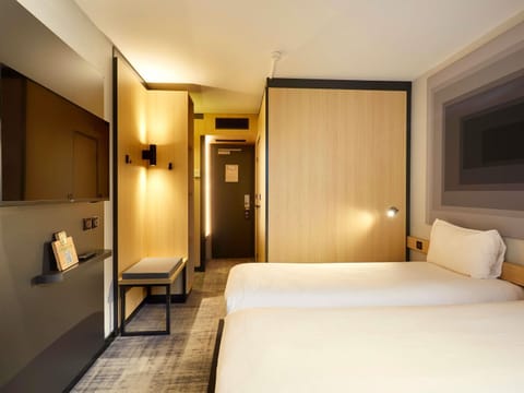 Standard Room, 2 Twin Beds | Premium bedding, desk, laptop workspace, soundproofing