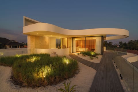 Luxury Villa, Pool View | Balcony