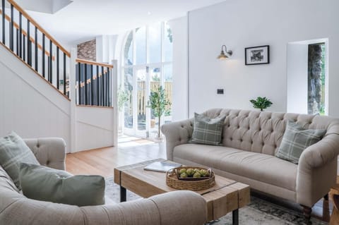 32-inch Smart TV with cable channels