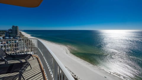 Condo, 4 Bedrooms | Property grounds