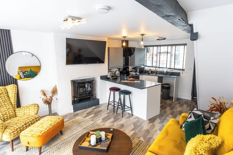 House | Living area | TV, fireplace