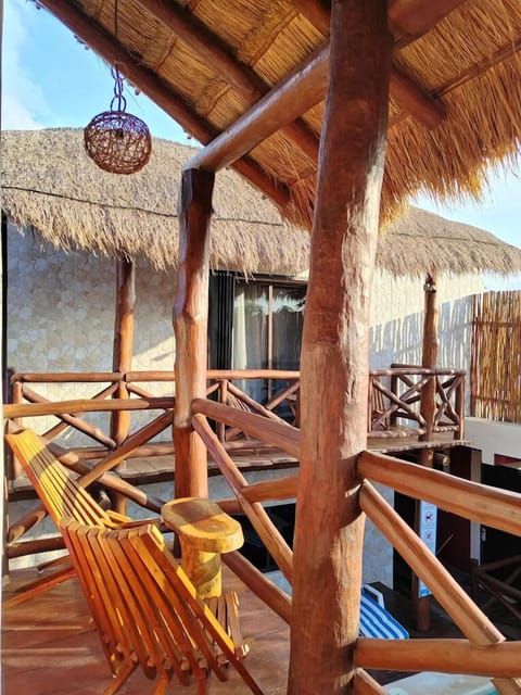 Deluxe Studio Suite, Pool View | Terrace/patio