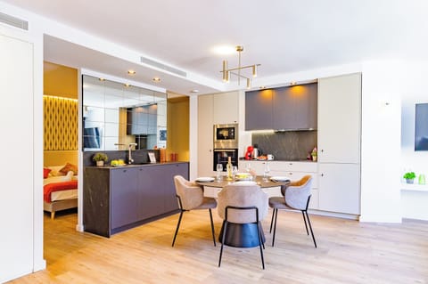 Penthouse | Private kitchen | Fridge, microwave, oven, stovetop