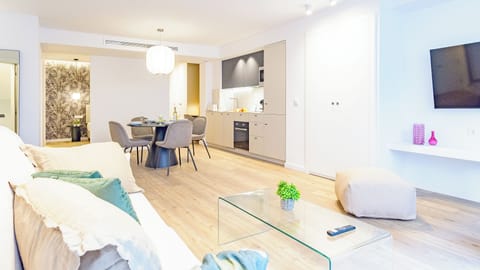 Studio | Living area | 40-inch Smart TV with digital channels