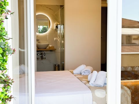 Comfort Double Room, 1 Double Bed, Balcony | Desk, soundproofing, free WiFi