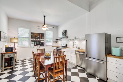 Cottage (2 Bedrooms) | Interior