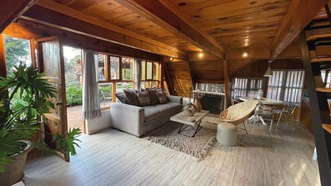 Comfort Cottage, Garden View | Living area