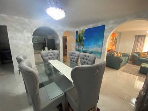 Apartment, 4 Bedrooms, Balcony, City View | Living area