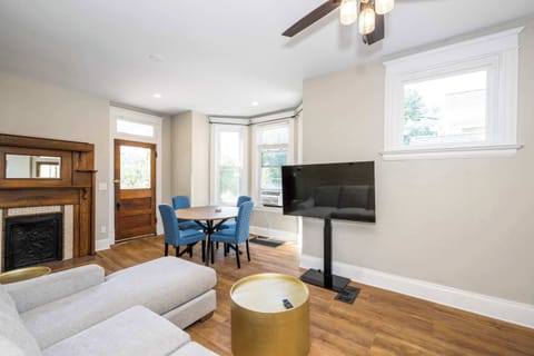 House, Multiple Beds, Balcony, City View (Ludlow Lodge w/ City Views) | Living area