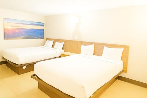 Pillowtop beds, iron/ironing board, free WiFi, bed sheets