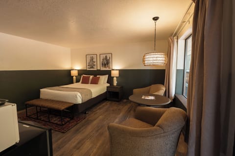 Desk, laptop workspace, rollaway beds, free WiFi