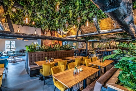 Cottage | Dining