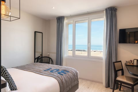 Superior Double Room, Sea View | Premium bedding, Select Comfort beds, in-room safe, desk