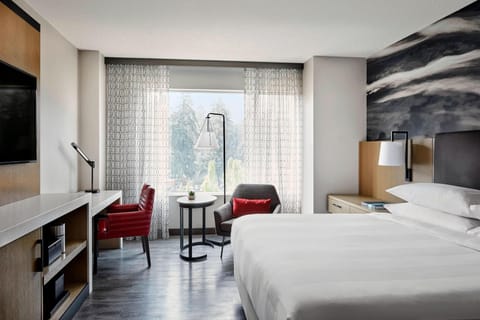 Room, 1 King Bed | Premium bedding, pillowtop beds, in-room safe, desk