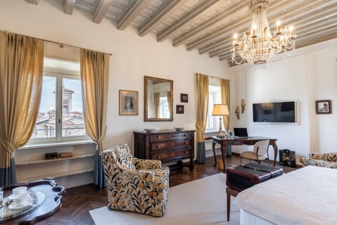 DOUBLE SUPERIOR - ANNA | Premium bedding, down comforters, memory foam beds, in-room safe