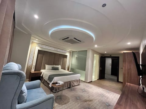 Classic Studio Suite | Iron/ironing board, free WiFi, bed sheets