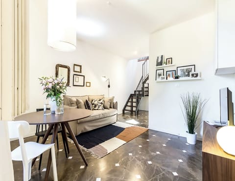 Apartment, Patio | Living area | 35-inch TV with digital channels