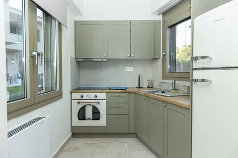 Afrodite, 1 Bedroom, Full Sea View | Private kitchen | Full-size fridge, oven, toaster oven, cleaning supplies