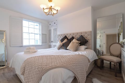 House | 3 bedrooms, iron/ironing board, travel crib, free WiFi