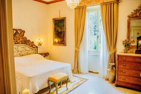 Luxury Double Room, City View | Bathroom | Shower, hair dryer, bathrobes, slippers