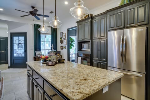 House (4 Bedrooms) | Interior