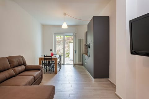 Apartment | Living area | 35-inch TV with digital channels