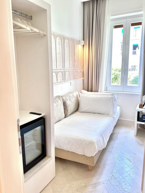 Comfort Single Room | In-room safe, soundproofing, iron/ironing board, free WiFi