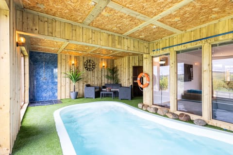 House | 10 bedrooms, iron/ironing board