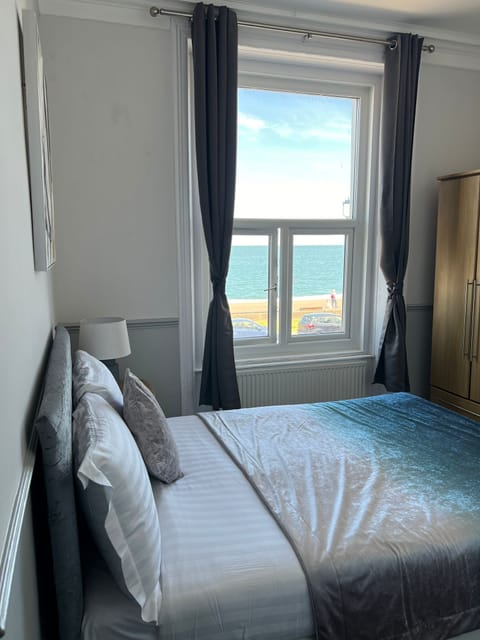 Standard Double Room, Ensuite, Sea View | Free WiFi, bed sheets