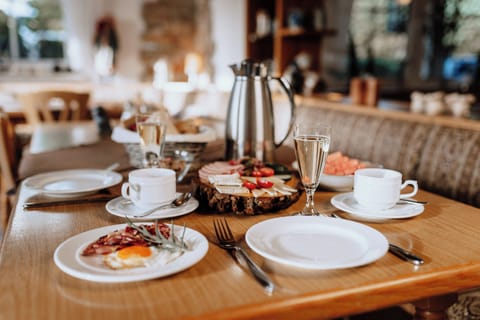 Daily buffet breakfast for a fee