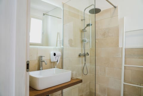 Individually decorated, individually furnished, soundproofing, free WiFi