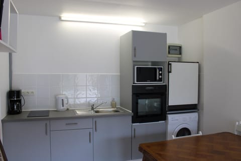 Shared fridge, microwave, highchair