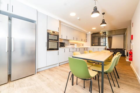 Apartment, 3 Bedrooms | Private kitchen